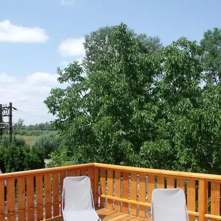 Bed & Breakfast Margareta Etterem Es Vendeghaz Balatonbereny